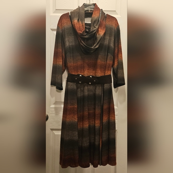 Signature by Robbie Bee 3/4 Sleeve Dress - Picture 2 of 6